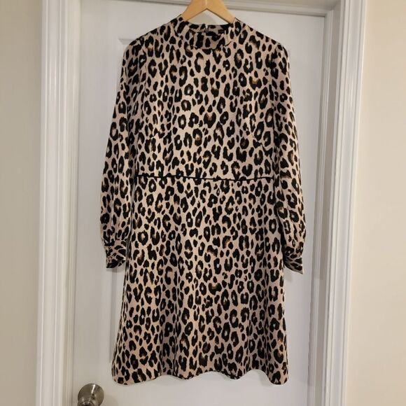 Ann Taylor Leopard Print Dress Spotted Mock Neck Size 6 NWOT - Picture 3 of 6